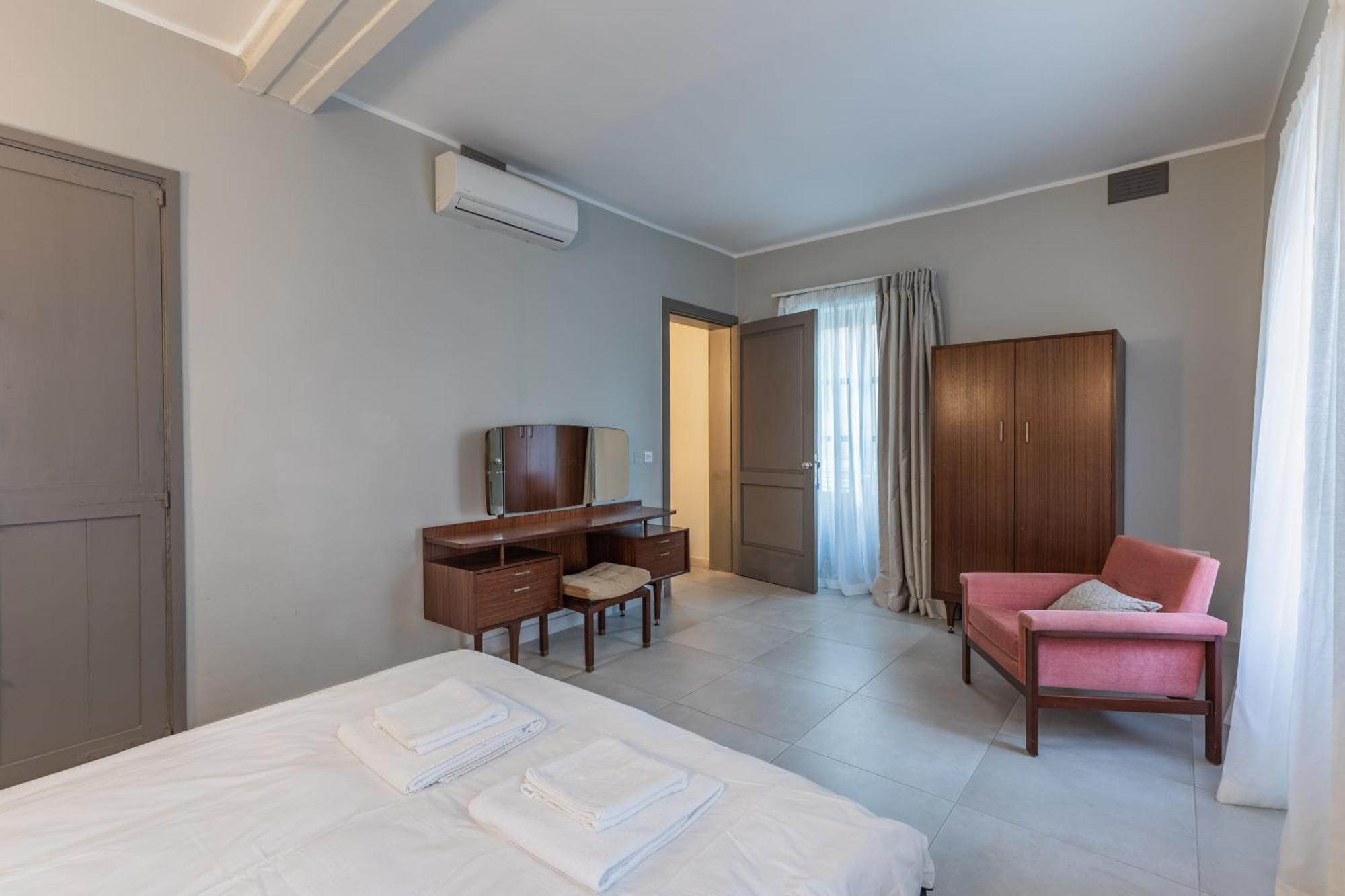Stylish Retro Suites Il-Furjana Exterior photo