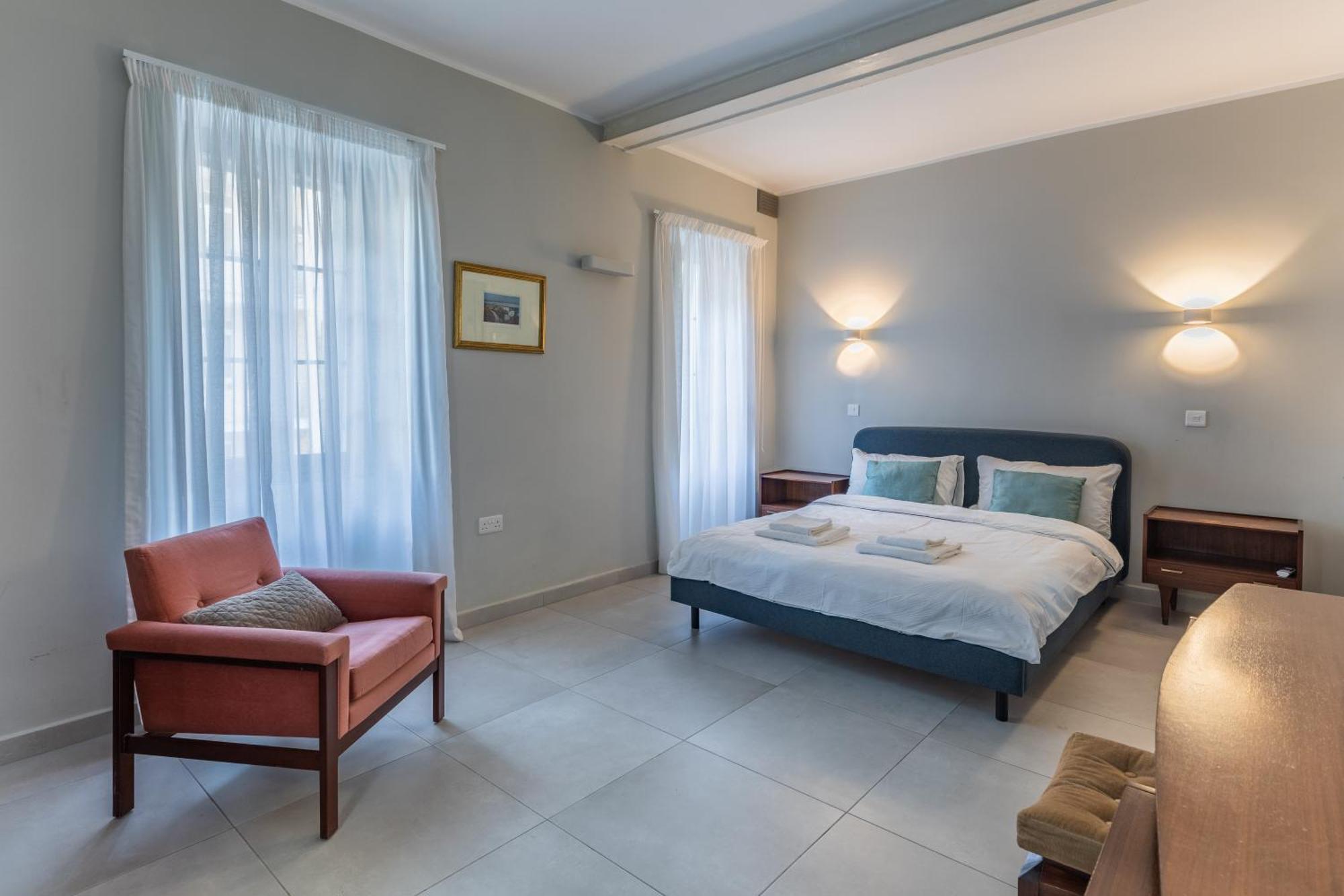 Stylish Retro Suites Il-Furjana Exterior photo